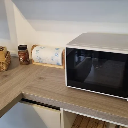 La Casa Degli Sbilfs - Wi-fi, Netflix E Garage Box , A 2 Minuti Dallo Zoncolan Apartment