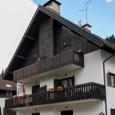 La Casa Degli Sbilfs - Wi-fi, Netflix E Garage Box , A 2 Minuti Dal Monte Zoncolan